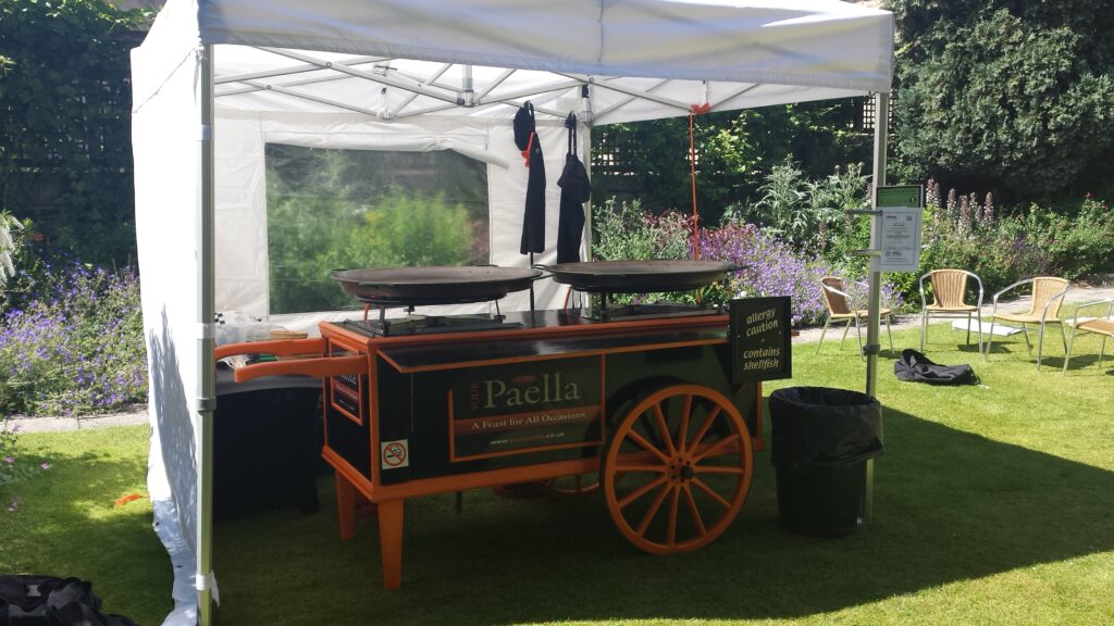 Live paella wedding catering at a UK wedding venue